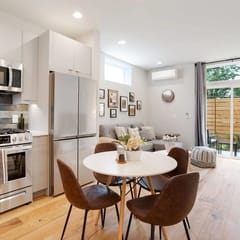 Perch - Wallingford Place: Modern & Cozy Townhome w/ Parking & A/C