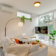 Perch - Modern Queen Anne Retreat with Rooftop & Guitar