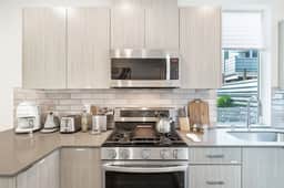 Perch - Roosevelt Retreat: Chic 2-Bed Townhome with Parking and Patio - Image 4