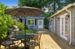 Perch - Ballard Delight: Private Retreat in Great Ballard Location w/ Parking - Image 4