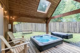 Perch - Juniper Cabin: Cozy A-Frame cabin w/ hot tub - Image 5