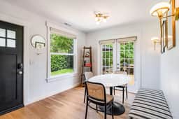 Perch - Ballard Delight: Great Ballard location! Spacious House w/parking - Image 5