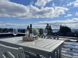 Perch - Winslow Place: Walkers Paradise! NEW & Modern, Pet Friendly w/ AC - Image 4