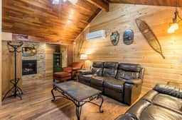 Perch - The Yellow Cabin: Hot tub, game room, stone firepit, pet friendly - Image 3