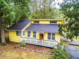 Perch - The Yellow Cabin: Hot tub, game room, stone firepit, pet friendly - Image 2