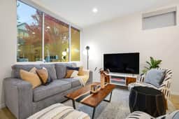 Perch - Ballard Bliss: Great Ballard location! Spacious 3BR w/Parking - Image 2