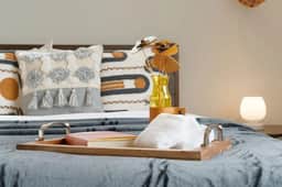 Perch - Wallingford Place: Modern & Cozy Townhome w/ Parking & A/C - Image 2