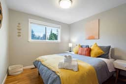 Perch - Gathering Spot: Spacious 5BR home in Shoreline - Image 5