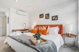 Perch - Woodland Suite: Chic Townhome Steps from Woodland Zoo w/ Parking - Image 4