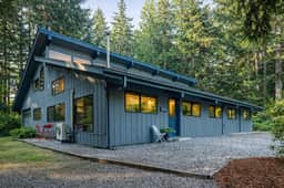 Perch - Rhododendron Loft: Cozy Getaway, Historic Reserve! - Image 2