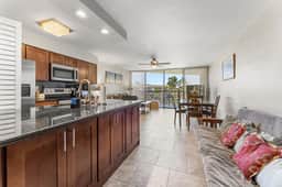 Perch - Ocean View 1BR Suite | Large Lanai | Maui Sunset - Image 5
