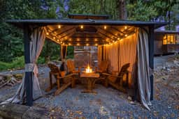 Perch - Whispering Pines | Romantic Rainier Cabin - Image 4