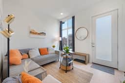 Perch - Chic retreat near Seattle's heart. Enjoy skyline views, and easy city access. - Image 3