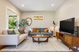 Perch - Explore the heart of Queen Anne! A serene home just a short stroll from a lively district! - Image 2