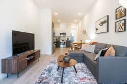 Perch - Urban Reflections 13: WS 97! Spacious 3BR/2BA w Space Needle view - Image 2