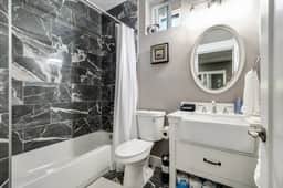 Perch - Sammamish Cottage: Fully remodeled 2 bedrooms suite w/yard - Image 5