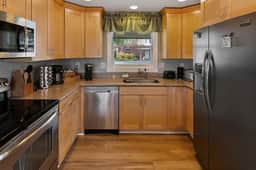 Perch - LFP View Home: Cozy 4BR Home, Lake Washington View Deck, Backyard - Image 4