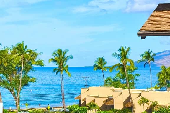 Perch - Kihei Ali'i Kai Front Row Penthouse | Walk to Beach & Food - Image 1