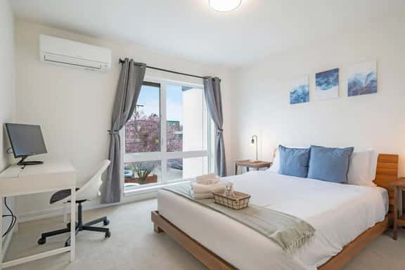 Perch - Winslow Place: Walkers Paradise! NEW & Modern, Pet Friendly w/ AC - Image 1