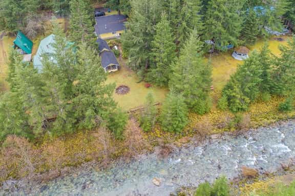 Perch - The Yellow Cabin: Hot tub, game room, stone firepit, pet friendly - Image 1
