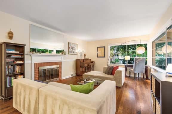 Perch - Wedgwood Haven: Spacious | Office | Family-Friendly - Image 1