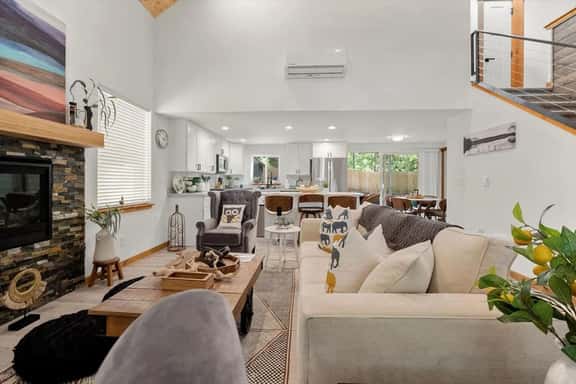 Perch - Cozy Forest Haven Cabin w/ Private Hot Tub - Image 1