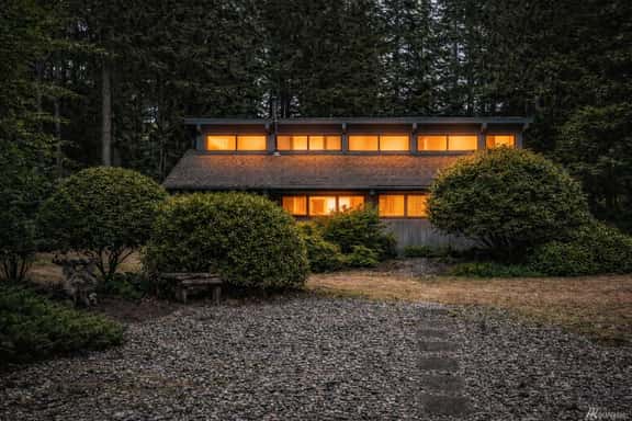 Perch - Rhododendron Loft: Cozy Getaway, Historic Reserve! - Image 1