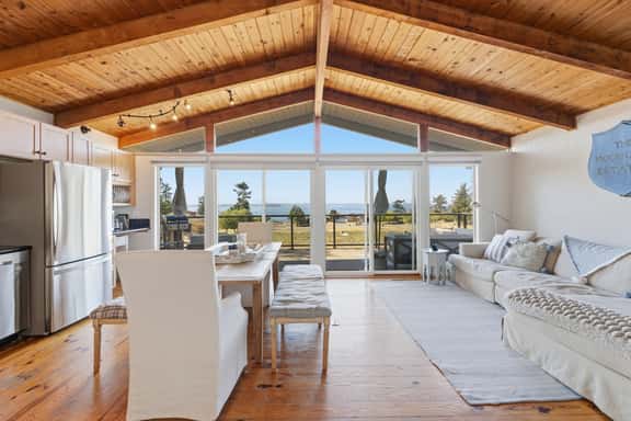 Perch - Stunning Sound Views | Cozy Whidbey Island Getaway - Image 1