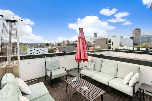 Perch - Centro Guesthouse F: Walkable, Parking, Rooftop Deck & Pet Friendly - Image 1