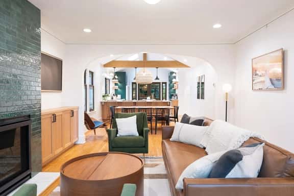 Perch - Emerald Cottage: Your Luxurious Seattle Retreat - Image 1