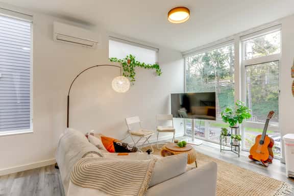 Perch - Modern Queen Anne Retreat with Rooftop & Guitar - Image 1