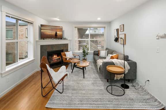 Perch - Aurora Abode: Walk to Space Needle | Pet & Family | Parking - Image 1