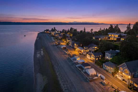 Perch - Waterfront Cabana | Puget Sound & Rainier Views - Image 1