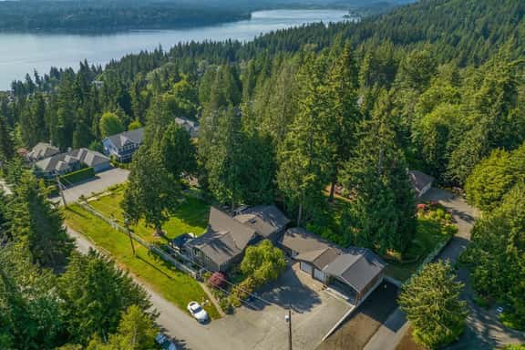 Perch - Sammamish Cottage: Fully remodeled 2 bedrooms suite w/yard - Image 1
