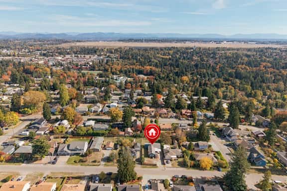 Perch - Spacious Burien Home | Parking, Yard & Beach Nearby: - Image 1