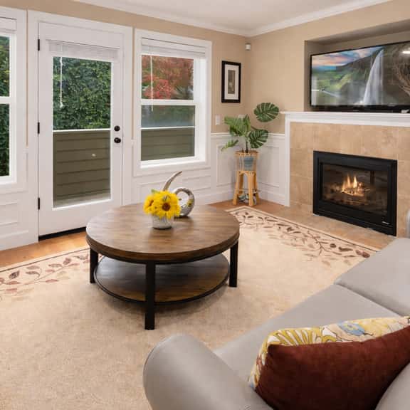 Perch - Cozy Ensuites: 3BR/3BA townhome with parking - Image 1