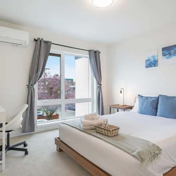 Perch - Winslow Place: Walkers Paradise! NEW & Modern, Pet Friendly w/ AC - Image 1