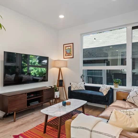 Perch - Urban Abode 22: Modern & Stylish Townhome; Heart of Capitol Hill - Image 1