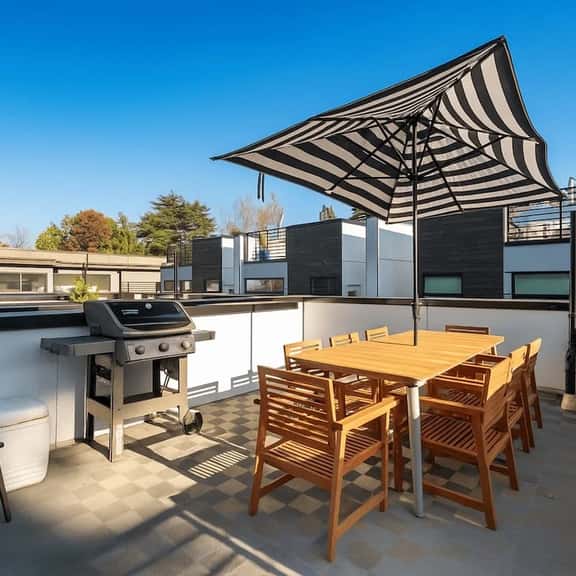 Perch - Belmont Boutique 4: Spacious Townhome w/Rooftop - Image 1