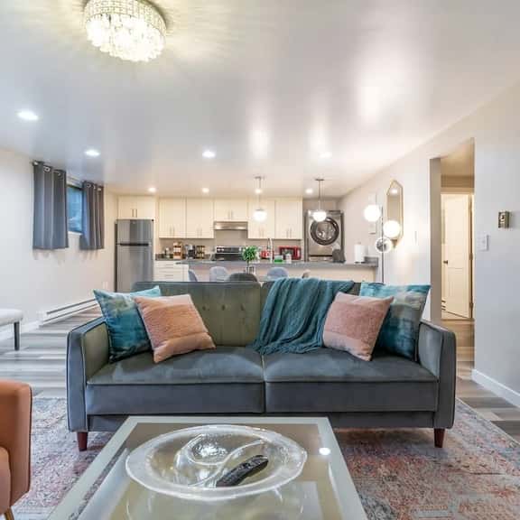 Perch - Queen Ann Flat: Spacious and Cozy 2BR home w/ Parking - Image 1