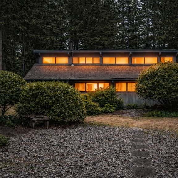 Perch - Rhododendron Loft: Cozy Getaway, Historic Reserve! - Image 1