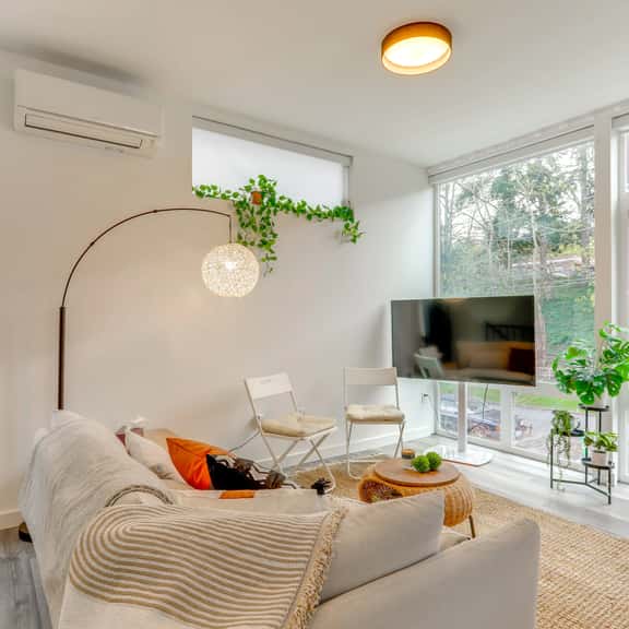 Perch - Modern Queen Anne Retreat with Rooftop & Guitar - Image 1
