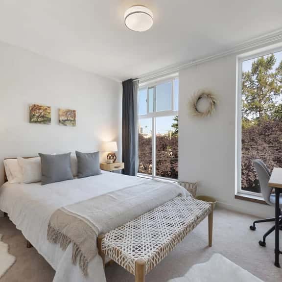 Perch - Chic retreat near Seattle's heart. Enjoy skyline views, and easy city access. - Image 1