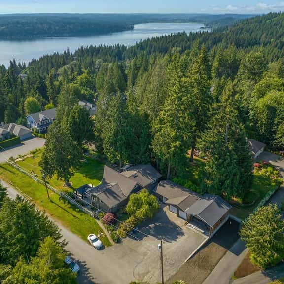 Perch - Sammamish Cottage: Fully remodeled 2 bedrooms suite w/yard - Image 1