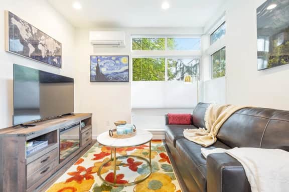 Perch - Roosevelt Retreat: Chic 2-Bed Townhome with Parking and Patio - Image 3