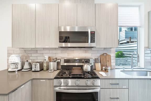 Perch - Roosevelt Retreat: Chic 2-Bed Townhome with Parking and Patio - Image 4