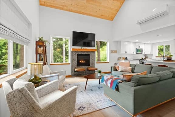 Perch - Serenity Nest Cabin w/ Hot Tub & AC | Pet-Friendly - Image 2