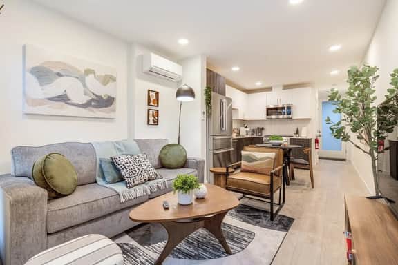 Perch - Howell Haven 33: Urban Haven in Historic Capitol Hill - Image 3