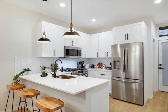 Perch - Ballard Bliss: Great Ballard location! Spacious 3BR w/Parking - Image 3