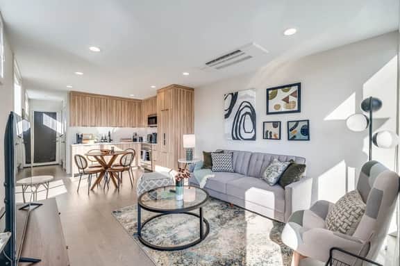 Perch - Dayton Dream: Cozy and Modern Home | Parking and City View - Image 2